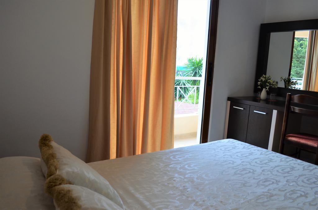 Jb Hotel Saranda Kültér fotó
