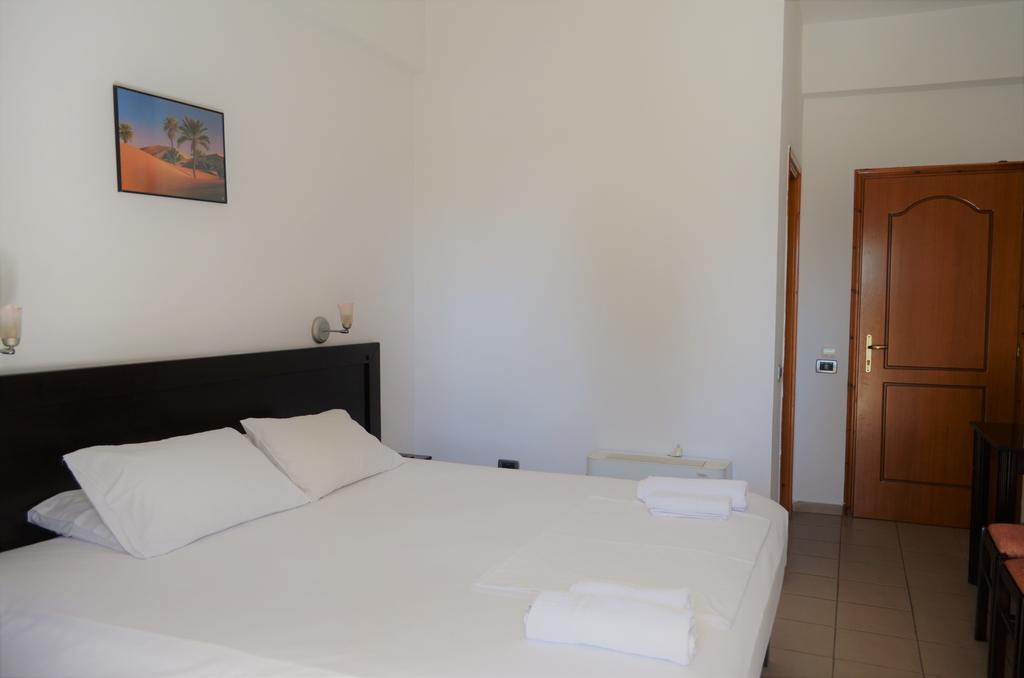 Jb Hotel Saranda Kültér fotó