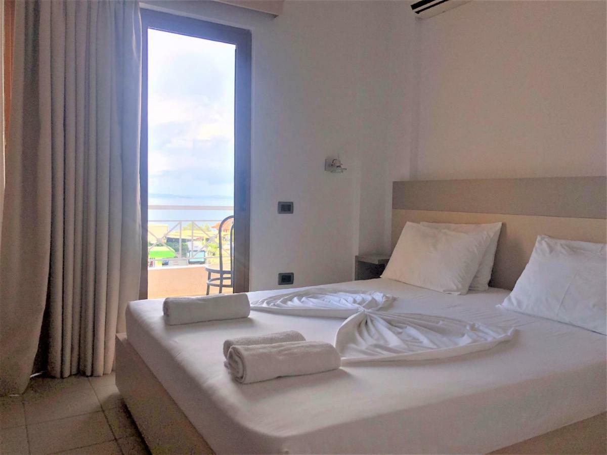 Jb Hotel Saranda Kültér fotó